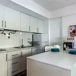Apartman Flh Cozy Flat With Balcony