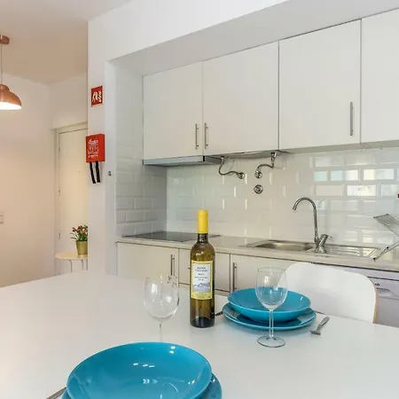Apartmán Flh Cozy Flat With Balcony *